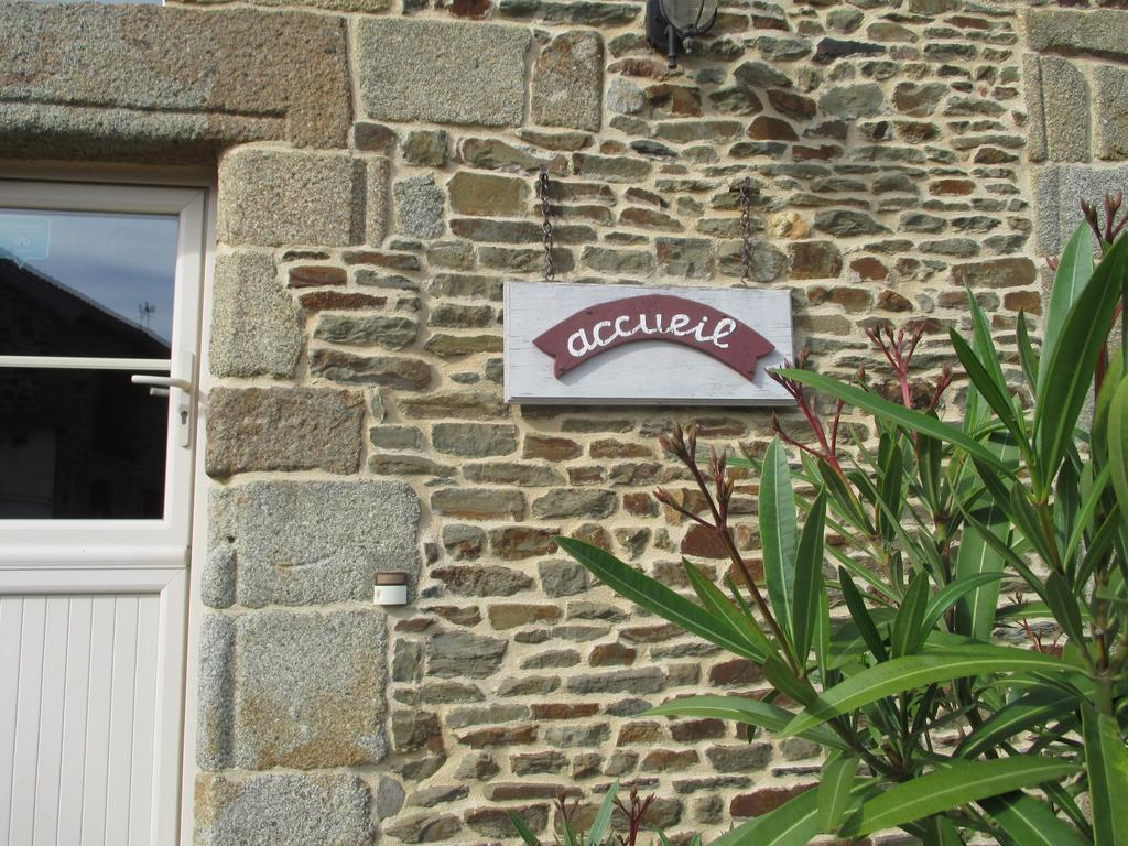 Bed and Breakfast Les sources à Poilley  Extérieur photo