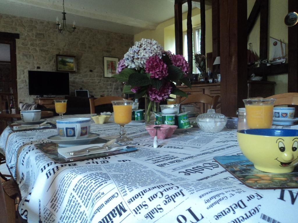 Bed and Breakfast Les sources à Poilley  Extérieur photo