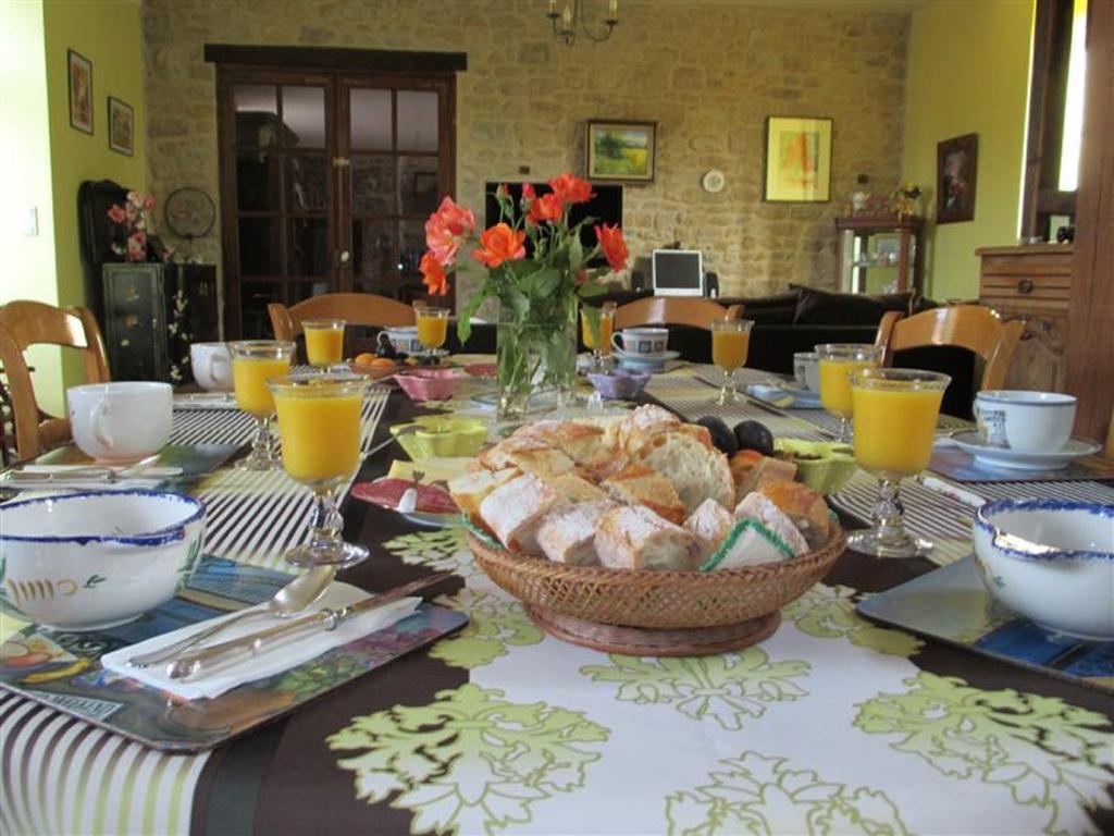 Bed and Breakfast Les sources à Poilley  Extérieur photo