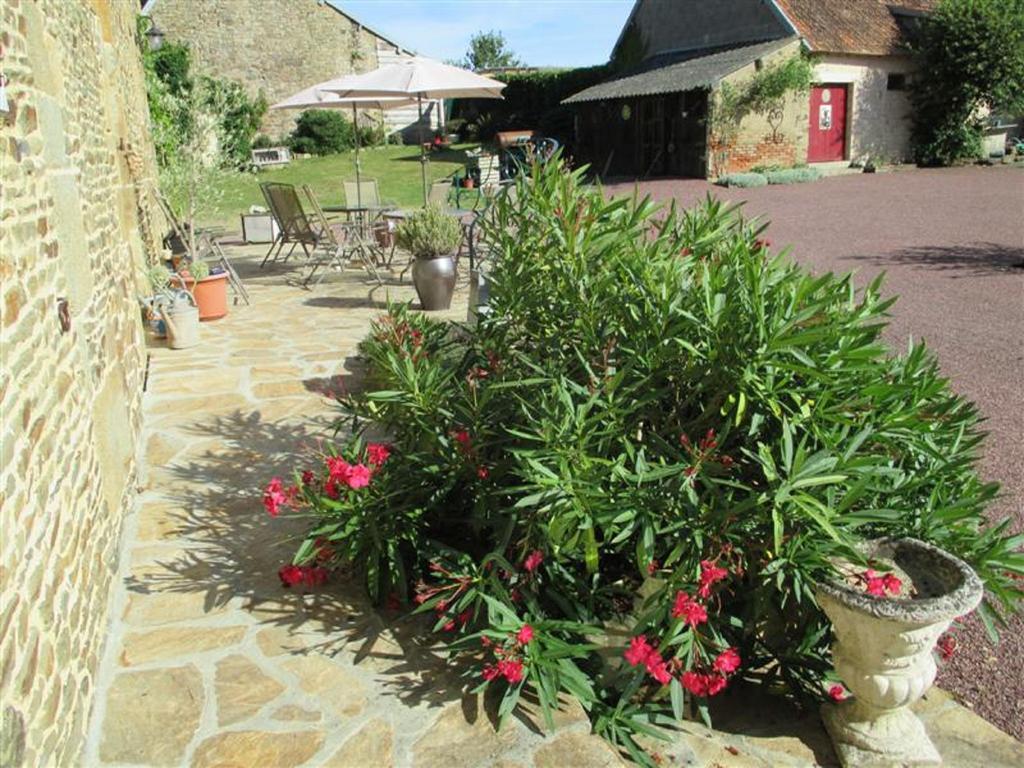 Bed and Breakfast Les sources à Poilley  Extérieur photo