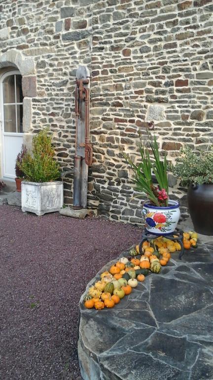 Bed and Breakfast Les sources à Poilley  Extérieur photo